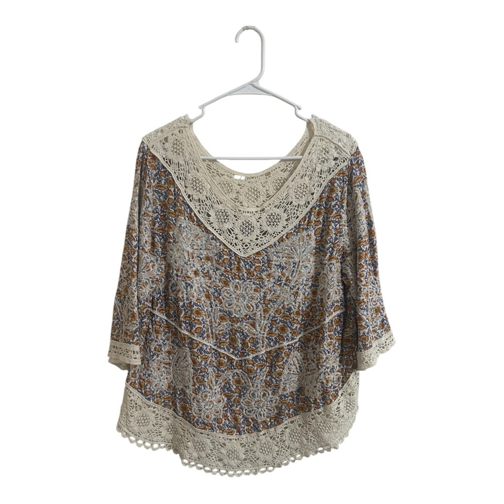 Solitaire Cream Floral Too With Lace Detail